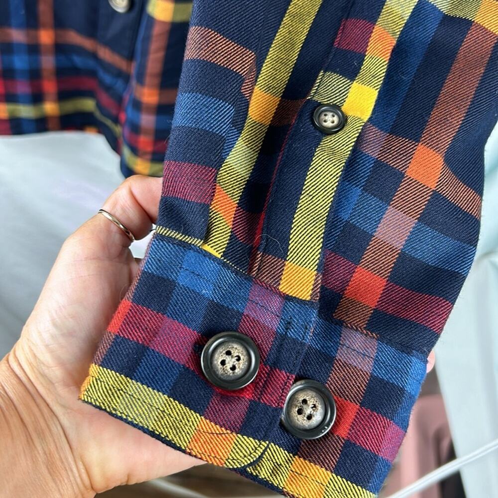 Basic Options Colorful Plaid Flannel Button Down Shirt Shacket Size Medium - Picture 4 of 7